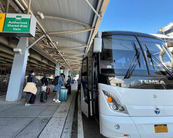 Book Airline & Flight Crew Shuttles